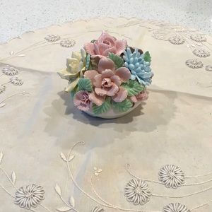 Vintage,handmade porcelain decorative flower 🌸 potpourri or fragrance diffuser